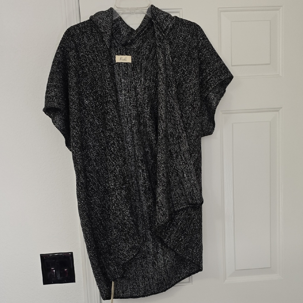 Riah Black and Gray Knit Sweater Nwt